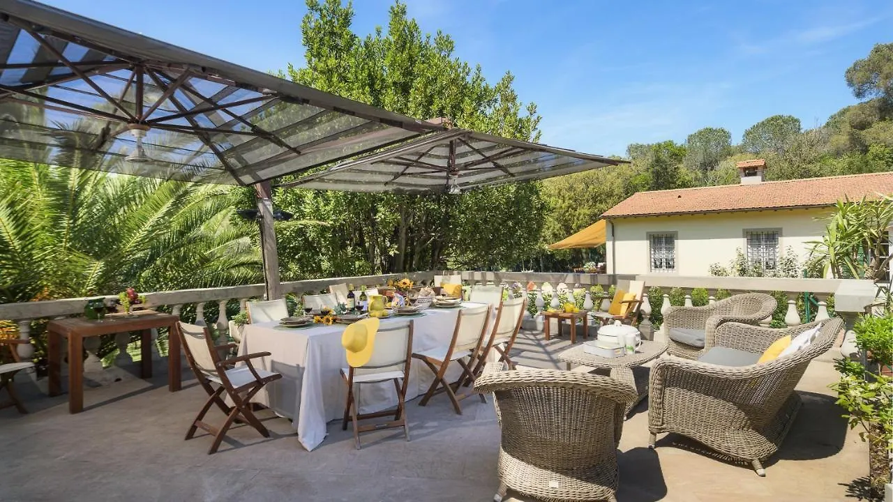 Villa Gaius 8&2, Emma Villas روزينيانو ماريتيمو