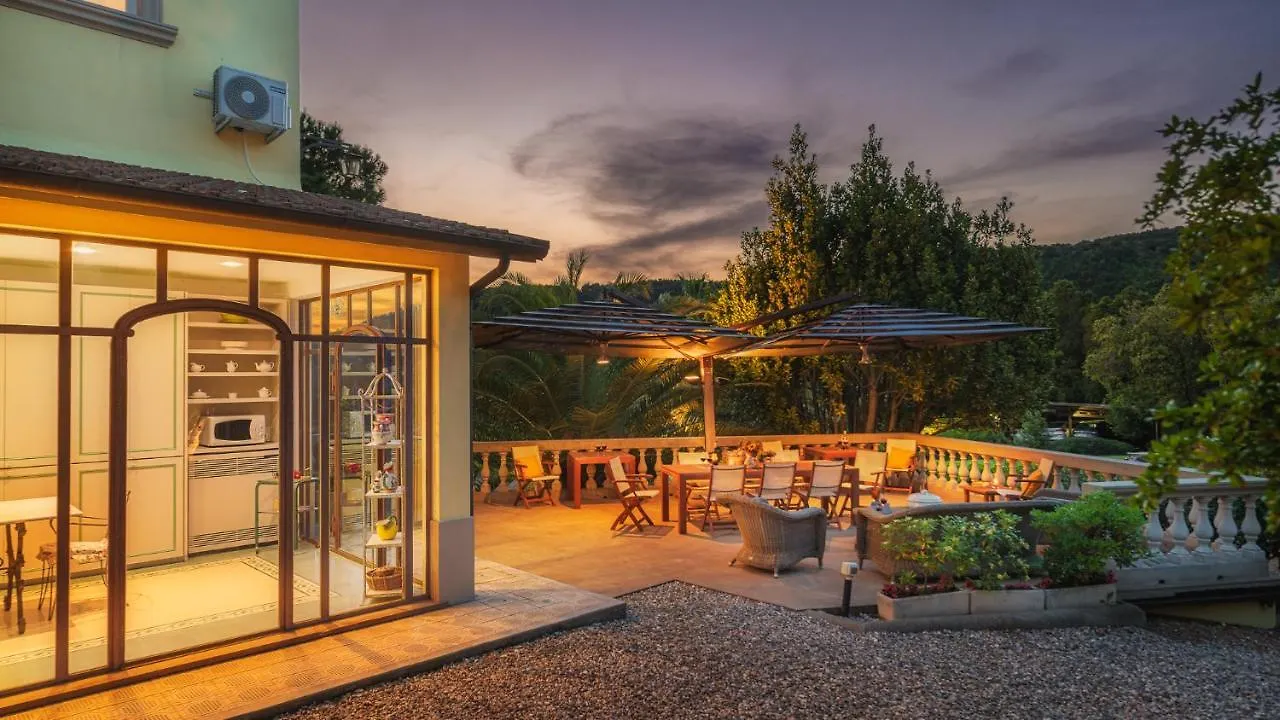 Villa Gaius 8&2, Emma Villas روزينيانو ماريتيمو