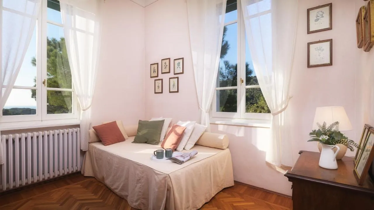 Villa Gaius 8&2, Emma Villas روزينيانو ماريتيمو إيطاليا